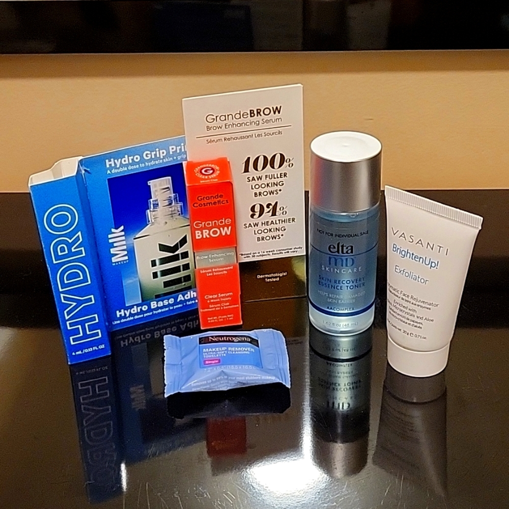Brand New 5 Piece Beauty Set